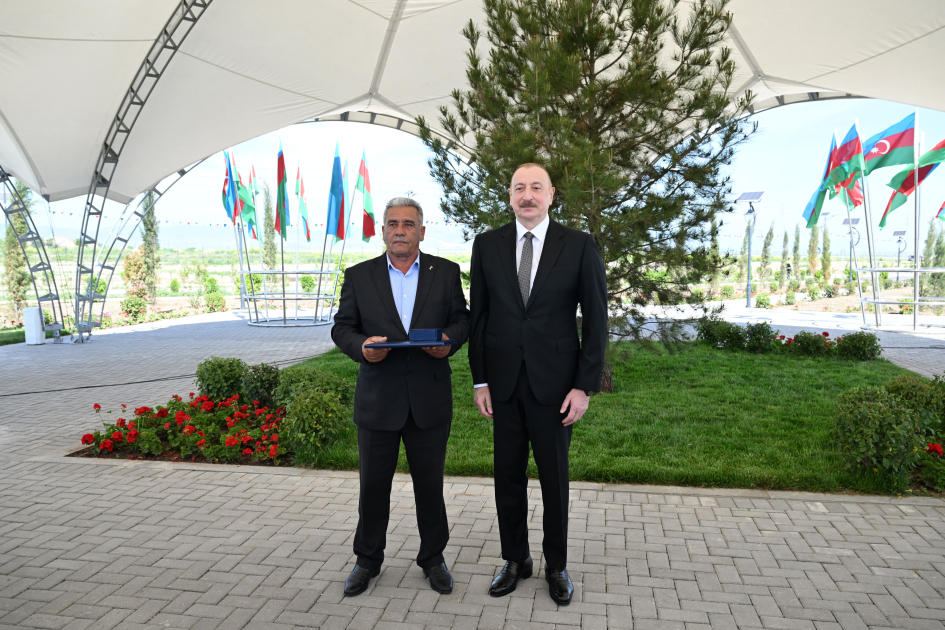 Prezident İlham Əliyev Ağdam rayonunun Kəngərli kəndinin birinci mərhələsinin açılışında iştirak edib (FOTO) (YENİLƏNİB)