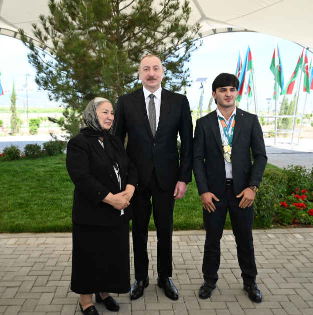 Prezident İlham Əliyev Ağdam rayonunun Kəngərli kəndinin birinci mərhələsinin açılışında iştirak edib (FOTO) (YENİLƏNİB)