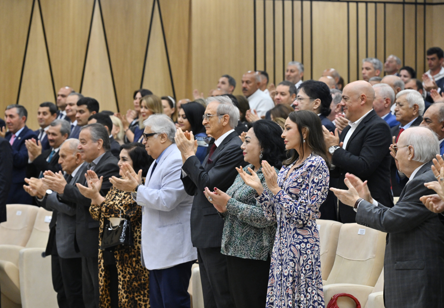 Prezident İlham Əliyev və Birinci xanım Mehriban Əliyeva Ağdam Muğam Mərkəzinin açılışında iştirak ediblər (FOTO/VİDEO) (YENİLƏNİB-3)