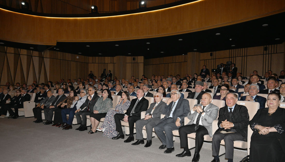 Prezident İlham Əliyev və Birinci xanım Mehriban Əliyeva Ağdam Muğam Mərkəzinin açılışında iştirak ediblər (FOTO/VİDEO) (YENİLƏNİB-3)