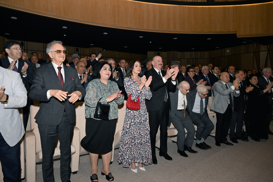 Prezident İlham Əliyev və Birinci xanım Mehriban Əliyeva Ağdam Muğam Mərkəzinin açılışında iştirak ediblər (FOTO/VİDEO) (YENİLƏNİB-3)