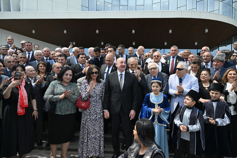 Prezident İlham Əliyev və Birinci xanım Mehriban Əliyeva Ağdam Muğam Mərkəzinin açılışında iştirak ediblər (FOTO/VİDEO) (YENİLƏNİB-3)