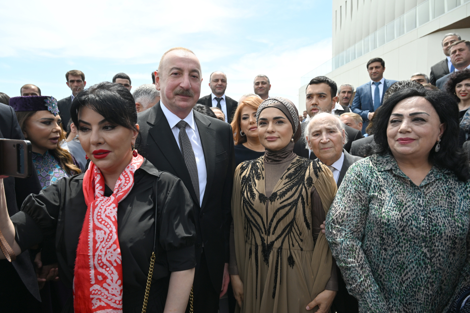 Prezident İlham Əliyev və Birinci xanım Mehriban Əliyeva Ağdam Muğam Mərkəzinin açılışında iştirak ediblər (FOTO/VİDEO) (YENİLƏNİB-3)