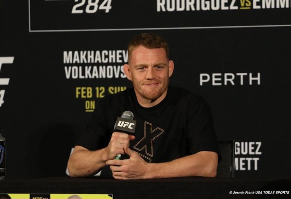 Cek Maddalena yüngül çəkidə yeni UFC çempionu oldu