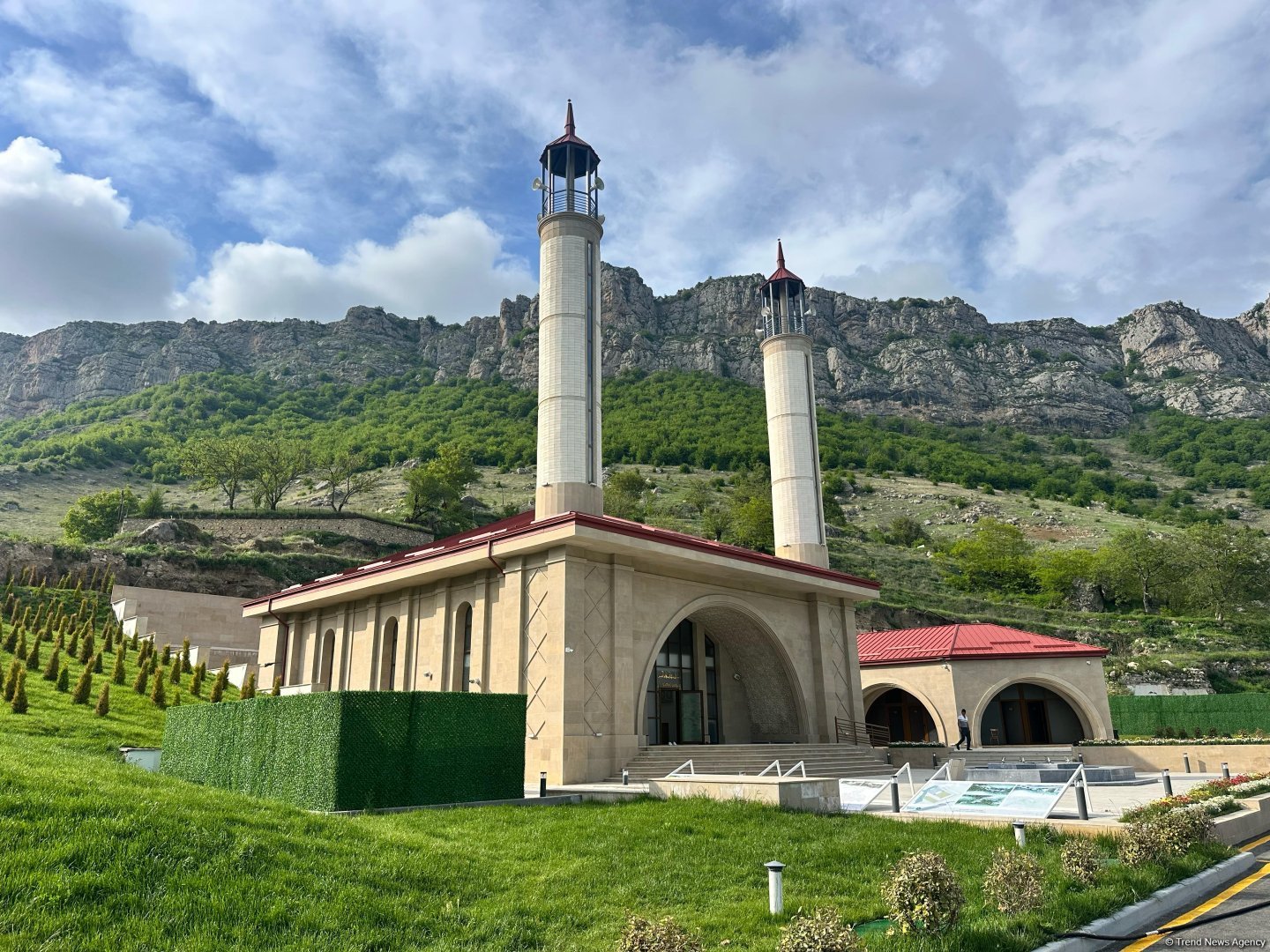 Daşaltı kənd məscidi Qarabağ memarlıq məktəbinin ənənələrinə uyğun inşa olunub (FOTO)