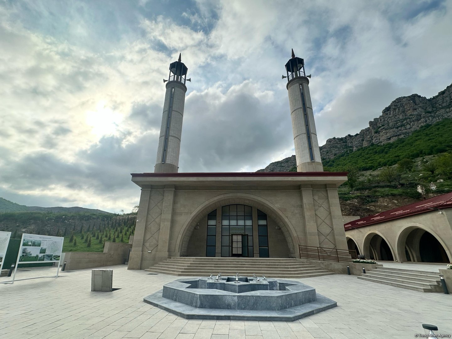 Daşaltı kənd məscidi Qarabağ memarlıq məktəbinin ənənələrinə uyğun inşa olunub (FOTO)