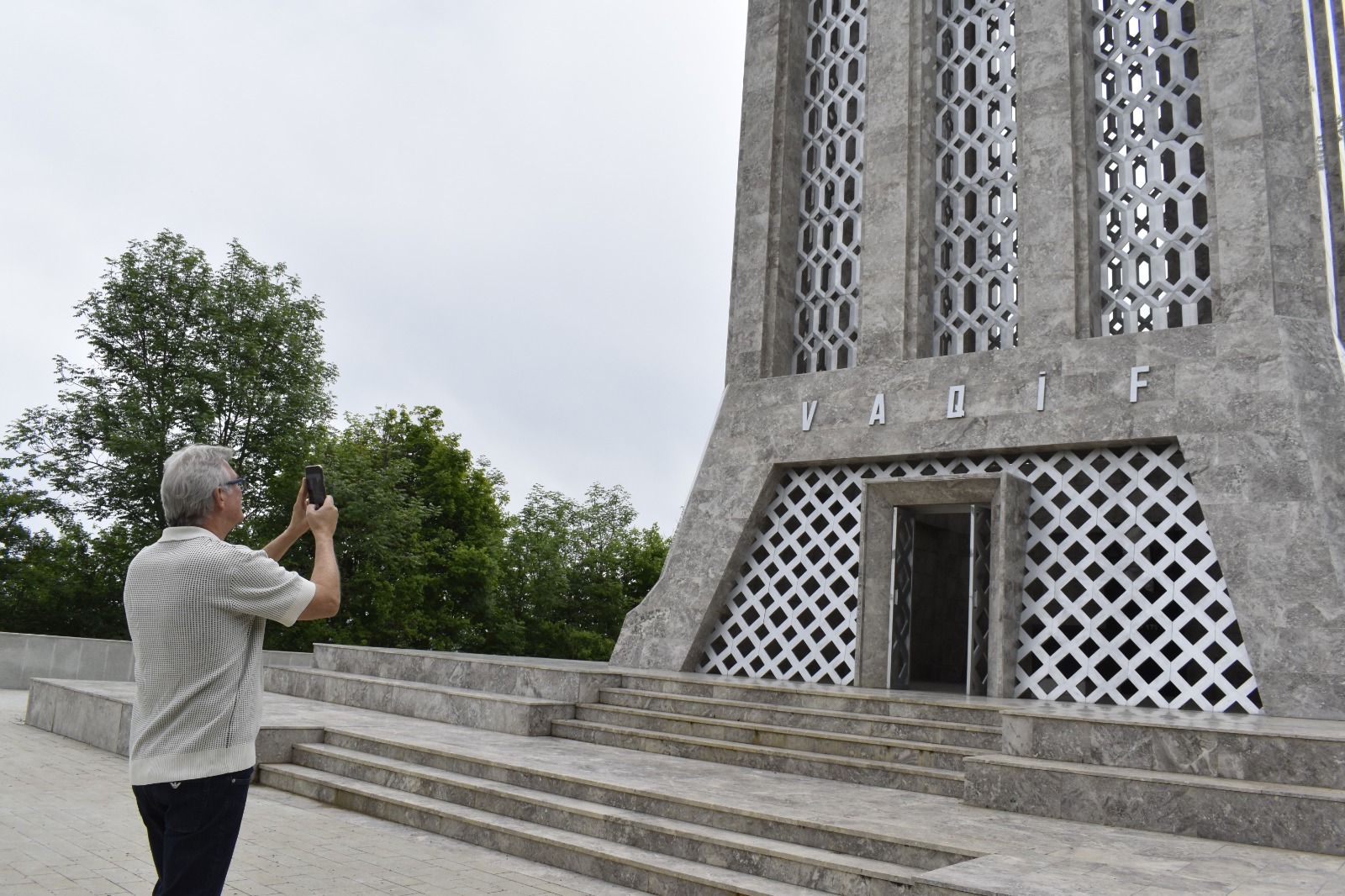Azad edilmiş ərazilərdə bərpa işləri çox sürətli templərlə gedir - Avstraliyalı hüquqşünas (FOTO)