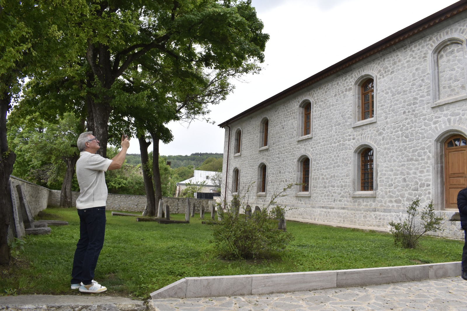 Azad edilmiş ərazilərdə bərpa işləri çox sürətli templərlə gedir - Avstraliyalı hüquqşünas (FOTO)