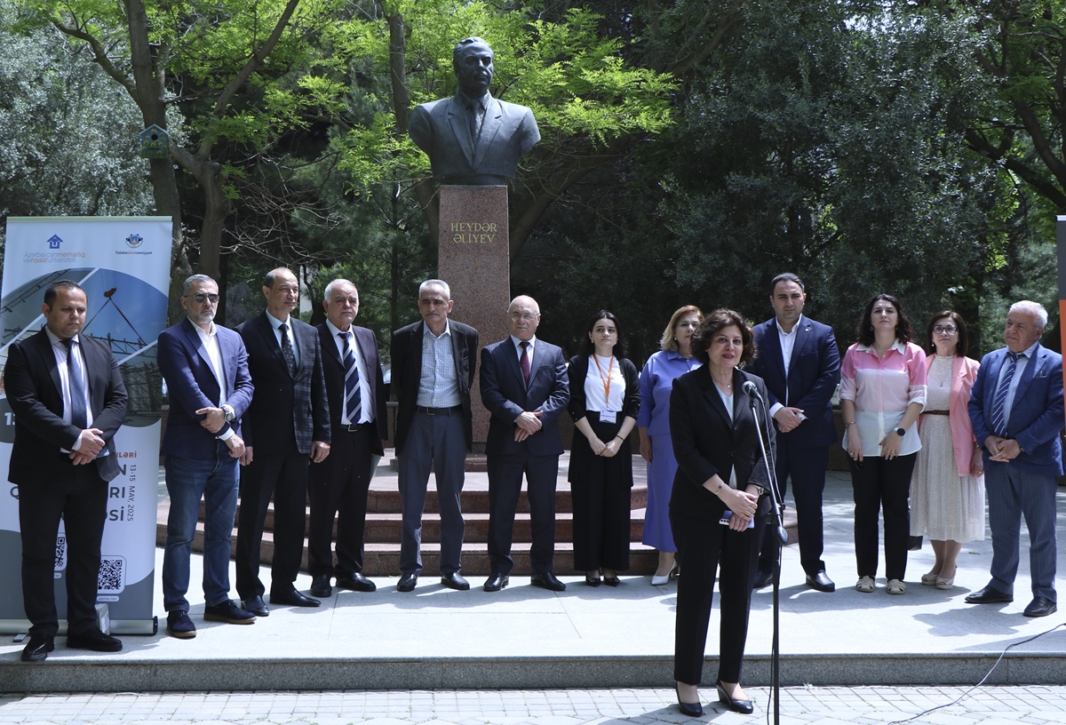 AzMİU-da “Elmdə Addımlar: TEC Günləri” çərçivəsində “Gələcəyin Qurucuları” layihəsinə start verilib (FOTO)