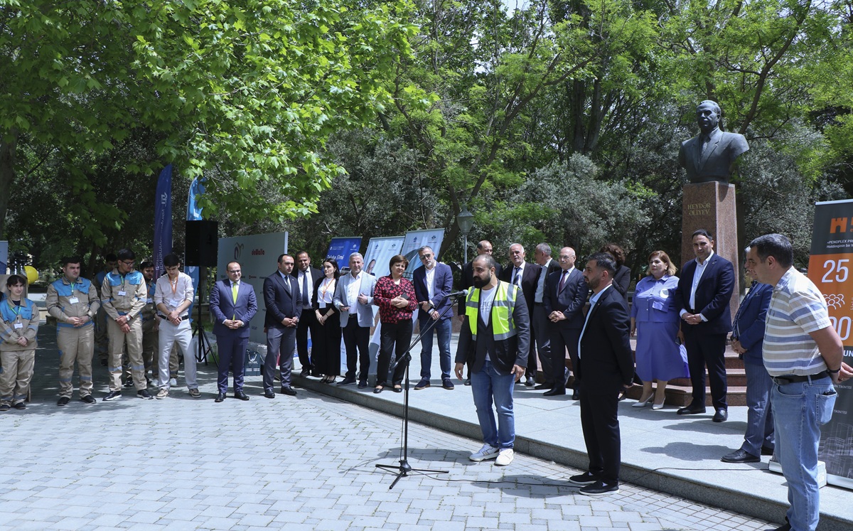 AzMİU-da “Elmdə Addımlar: TEC Günləri” çərçivəsində “Gələcəyin Qurucuları” layihəsinə start verilib (FOTO)