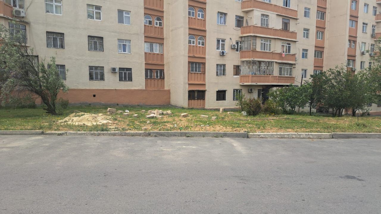 Yeni Günəşli qəsəbəsində özbaşına quraşdırılan obyekt sökülüb (FOTO)