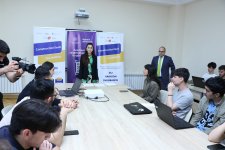 Startap yolunda ilk addım: Tələbə gənclər Hakatonda bacarığını nümayiş etdirir (FOTO)