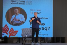 Naxçıvanda Ümummilli Lider Heydər Əliyevin anadan olmasının 102-ci ildönümünə həsr olunmuş “BookFest Naxçıvan Kitab Sərgisi 2025” keçirilib (FOTO)