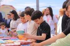 Naxçıvanda Ümummilli Lider Heydər Əliyevin anadan olmasının 102-ci ildönümünə həsr olunmuş “BookFest Naxçıvan Kitab Sərgisi 2025” keçirilib (FOTO)