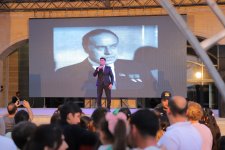 Naxçıvanda Ümummilli Lider Heydər Əliyevin anadan olmasının 102-ci ildönümünə həsr olunmuş “BookFest Naxçıvan Kitab Sərgisi 2025” keçirilib (FOTO)