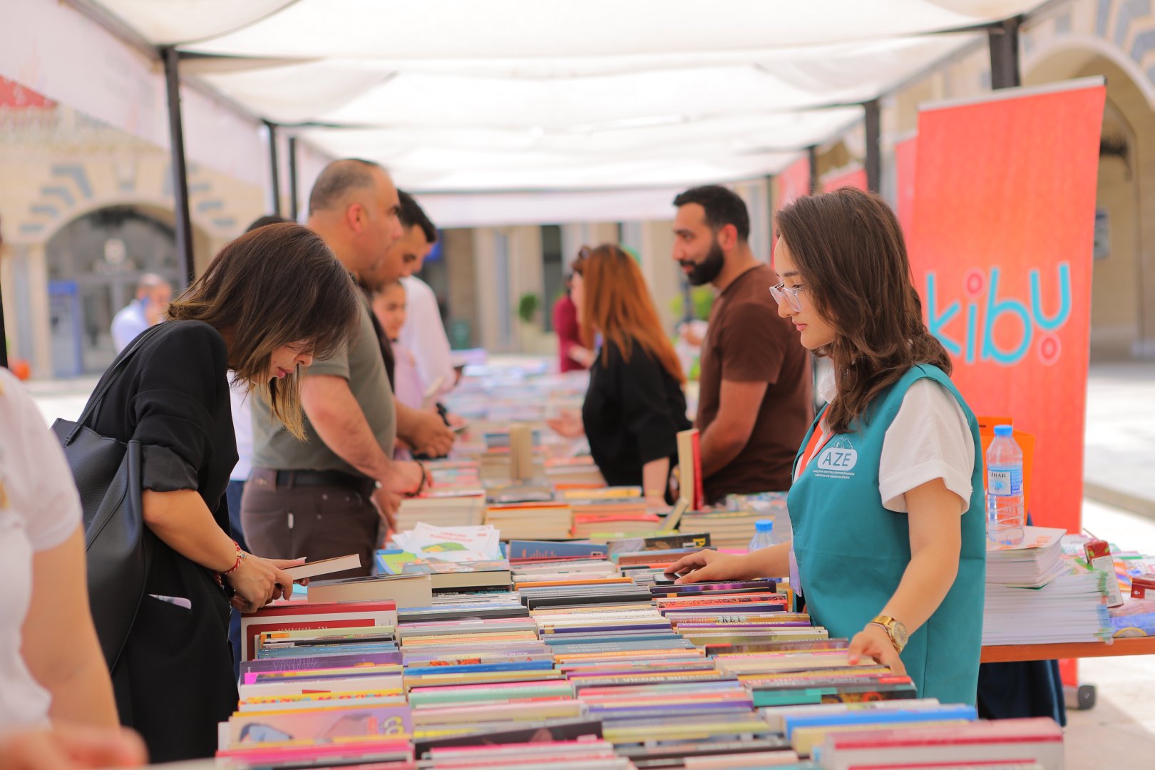 Naxçıvanda Ümummilli Lider Heydər Əliyevin anadan olmasının 102-ci ildönümünə həsr olunmuş “BookFest Naxçıvan Kitab Sərgisi 2025” keçirilib (FOTO)