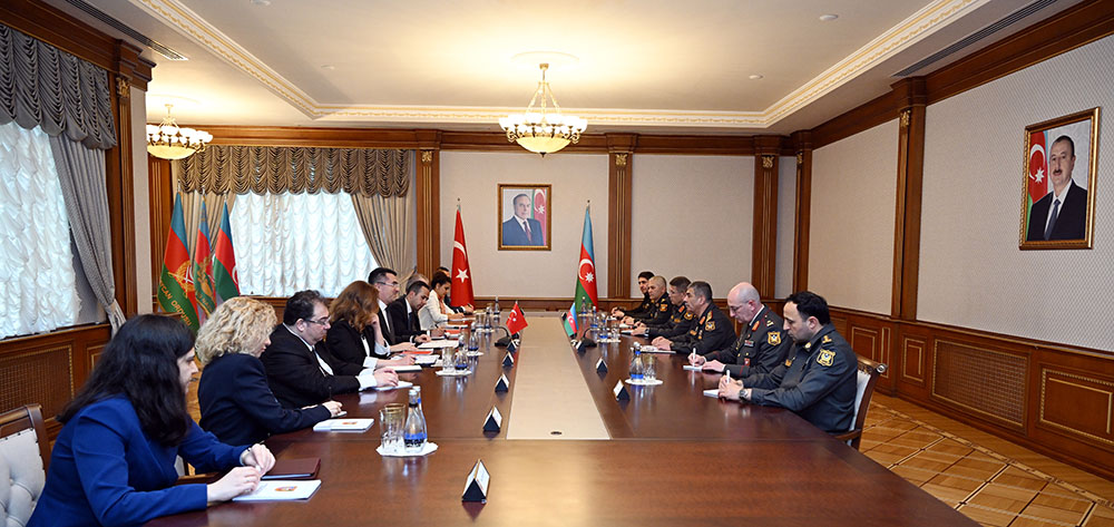 Azərbaycan və Türkiyə arasında maraq doğuran məsələlər müzakirə olunub