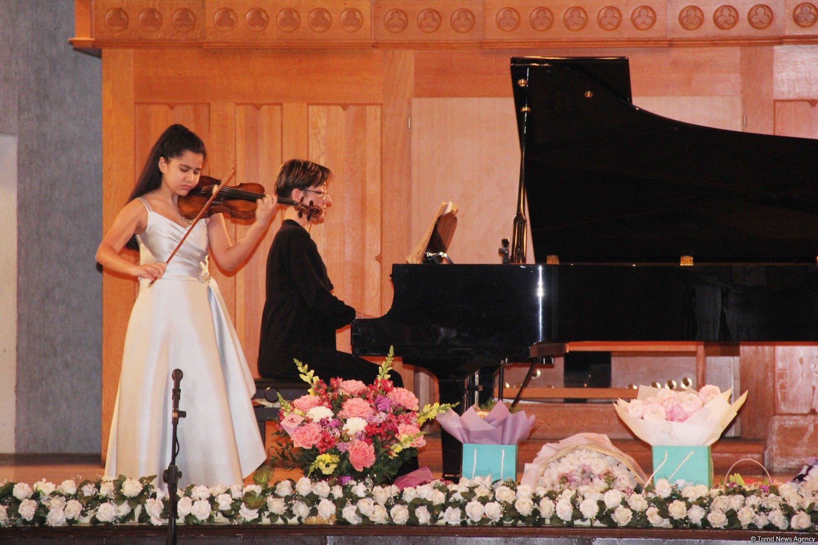 Gənc pianoçu Aydan Nuriyevanın ilk solo konserti keçirilib (FOTO)