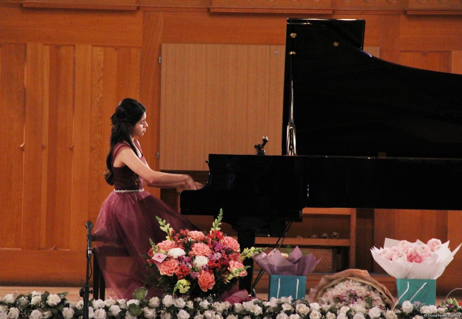 Gənc pianoçu Aydan Nuriyevanın ilk solo konserti keçirilib (FOTO)