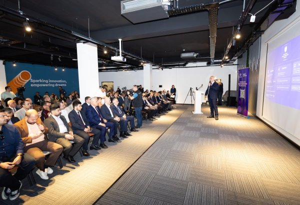 Media subyektlərinin nümayəndələri üçün kibertəhlükəsizlik mövzusunda təlim keçirilib (FOTO)