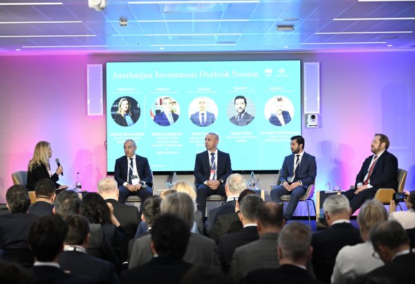 Londonda “Azərbaycan: yaşıl inkişaf və bağlantıya aparan yeni keçid nöqtəsi” mövzusunda investisiyaya baxış sessiyası keçirilib (FOTO)