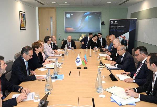 Azərbaycan və AYİB yaşıl enerji və infrastruktur layihələri ilə bağlı müzakirələr aparıb (FOTO)