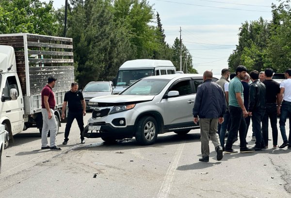 Ağdamda iki minik avtomobili toqquşdu:  bir nəfər xəsarət alıb (FOTO)