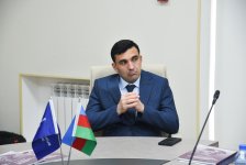 “Nəsillərarası həmrəylik  ailə münasibətləri və dayanıqlı inkişaf kontekstində” mövzusunda dəyirmi masa keçirilib (FOTO)