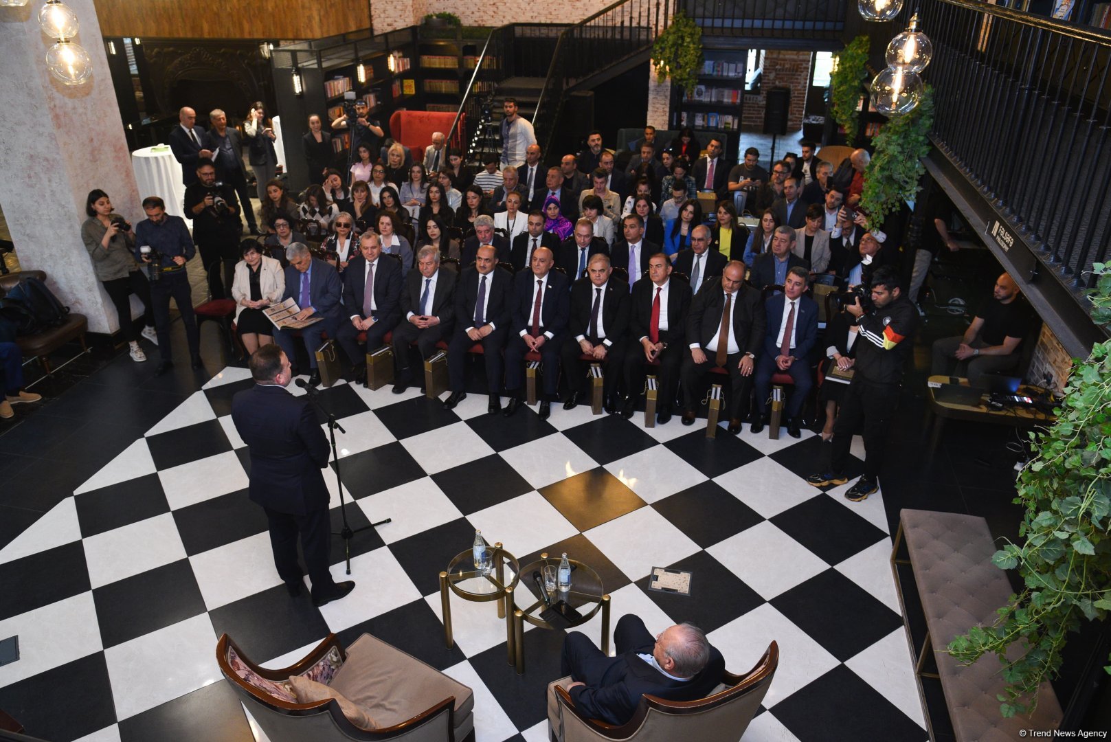 bp qədim tarixin araşdırılmasına dəstək verir (FOTO)