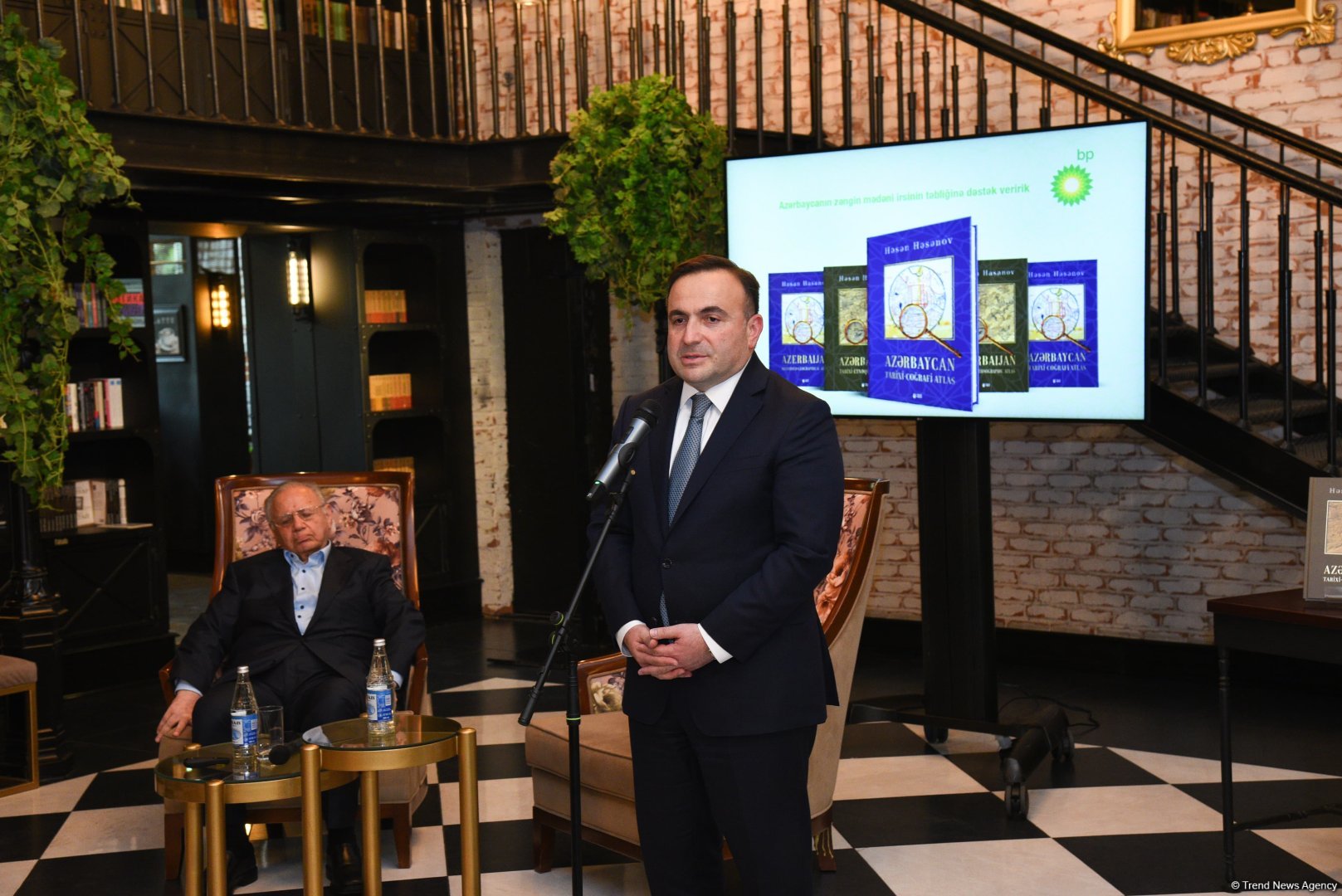 bp qədim tarixin araşdırılmasına dəstək verir (FOTO)