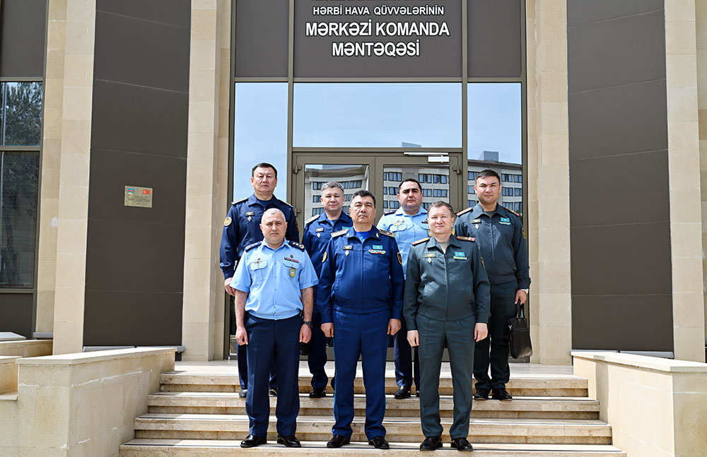 Bakıda Azərbaycan və Qazaxıstan hərbi nümayəndə heyətləri görüşüb (FOTO)