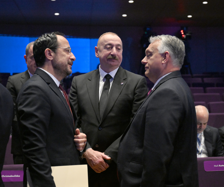 Prezident İlham Əliyev Tiranada “Avropa Siyasi Birliyi” 6-cı Zirvə toplantısının açılış mərasimində iştirak edib (FOTO/VİDEO) (YENİLƏNİB)
