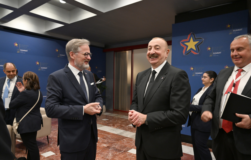 Prezident İlham Əliyev Tiranada “Avropa Siyasi Birliyi” 6-cı Zirvə toplantısının açılış mərasimində iştirak edib (FOTO/VİDEO) (YENİLƏNİB)