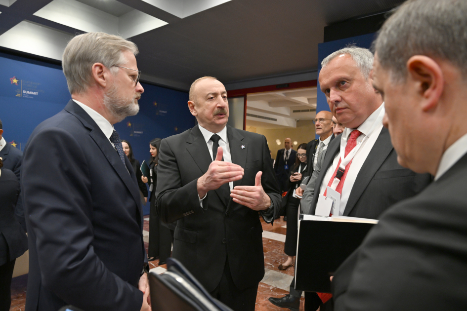 Prezident İlham Əliyev Tiranada “Avropa Siyasi Birliyi” 6-cı Zirvə toplantısının açılış mərasimində iştirak edib (FOTO/VİDEO) (YENİLƏNİB)