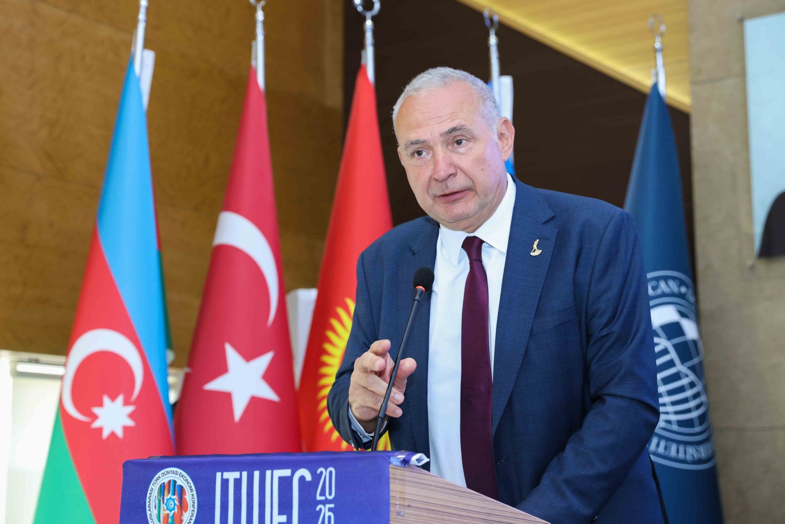 UNEC-də “Ortaq Gələcək: Sosial-iqtisadi innovasiyalar” mövzusunda Beynəlxalq Türk Dünyası İqtisad konfransı öz işinə başlayıb (FOTO)