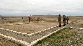 Hərbi vəzifəlilərlə praktiki məşğələlər keçirilir (FOTO)