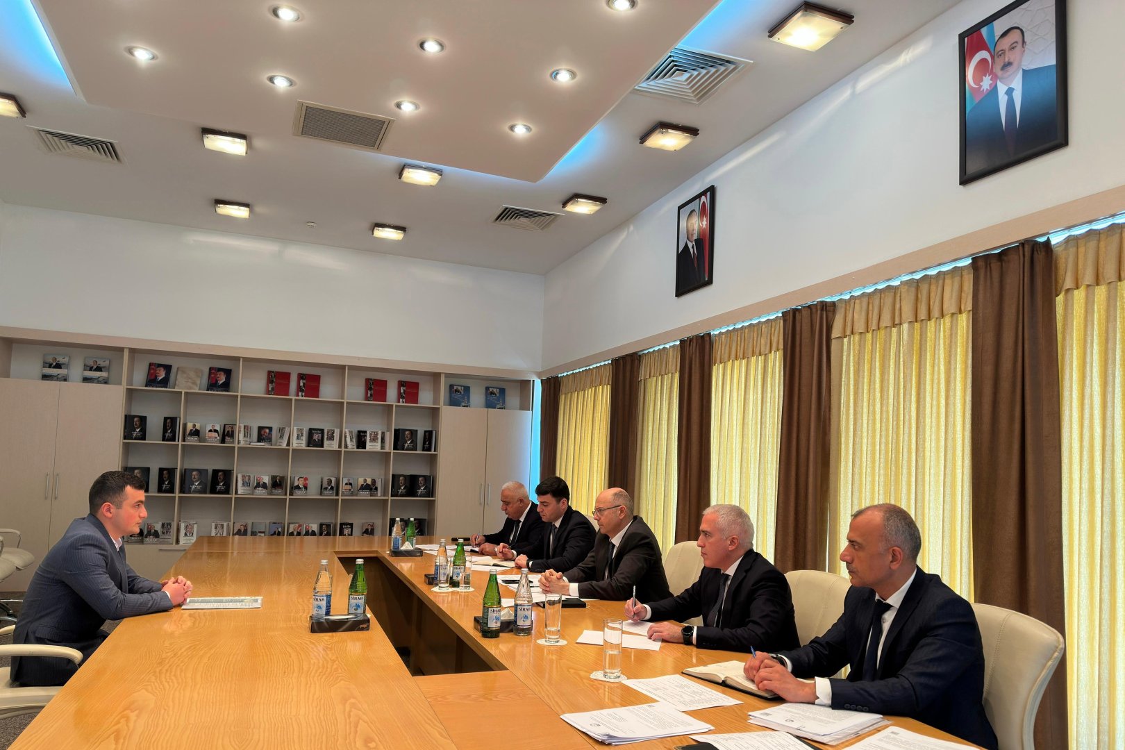 Energetika naziri Ağstafada vətəndaşları qəbul edib (FOTO)