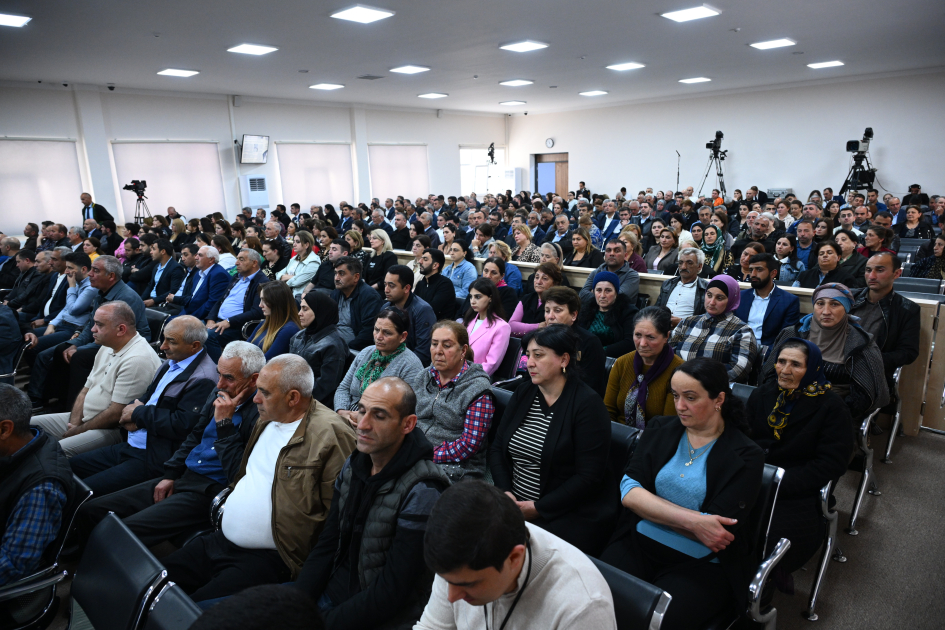 Məhkəmədə beynəlxalq təşkilatların və xarici media qurumlarının Ermənistanın Azərbaycan ərazilərini işğal etməsini təsdiqləyən faktlar tədqiq olunub (FOTO)