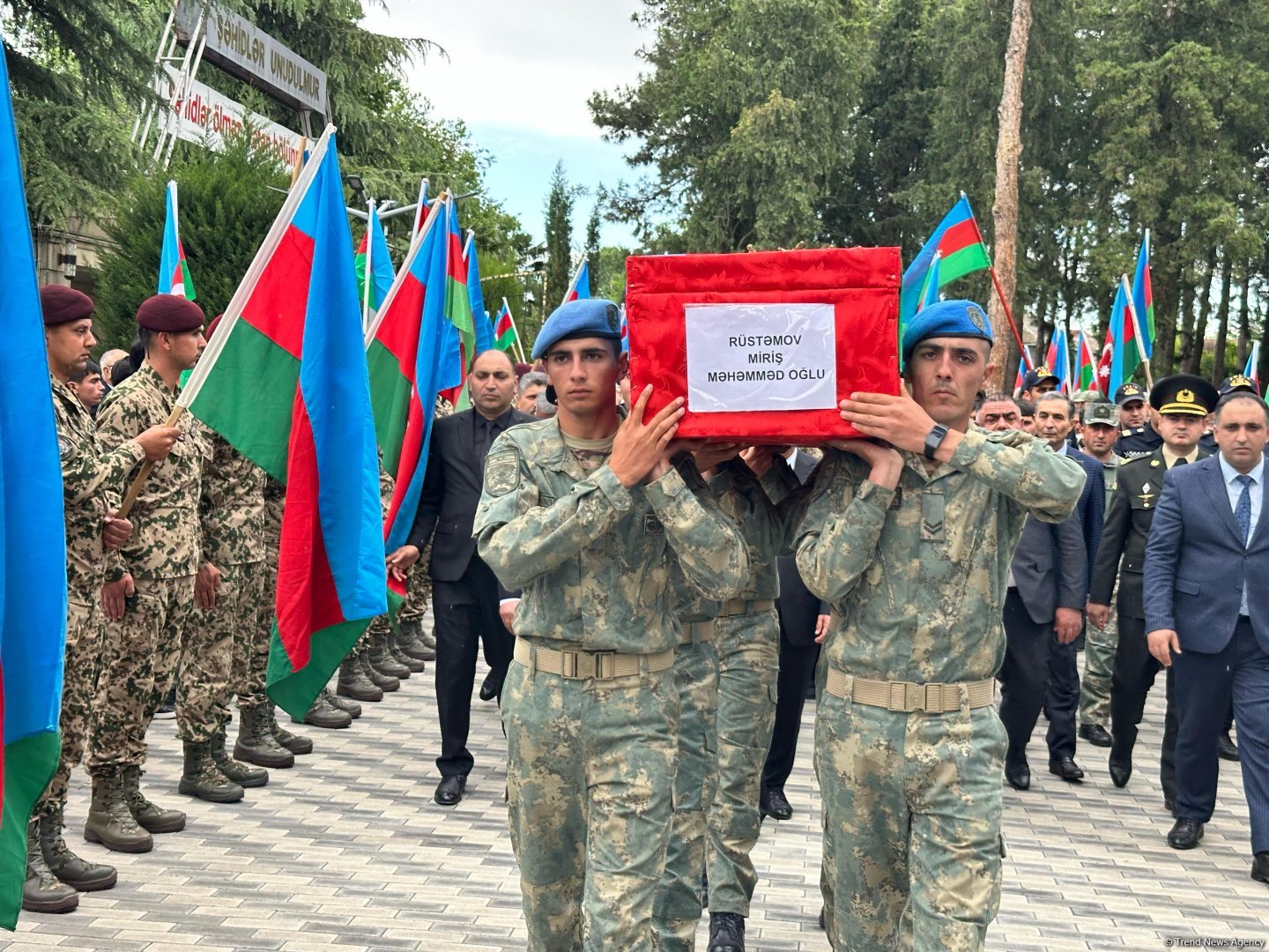 Şəhid Miriş Rüstəmovun nəşinin qalıqları Ağcabədidə dəfn olunub (FOTO)