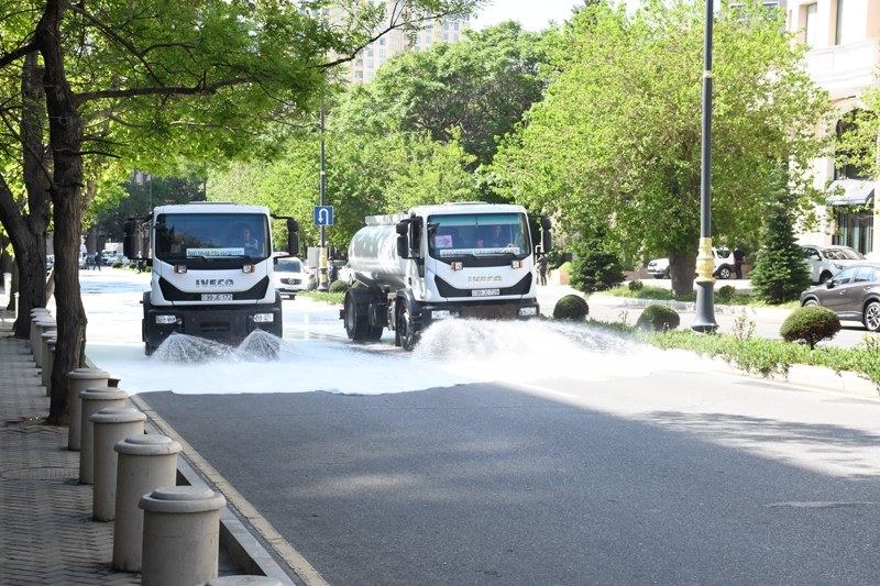 Paytaxtda növbəti genişmiqyaslı təmizlik işləri aparılıb (FOTO)