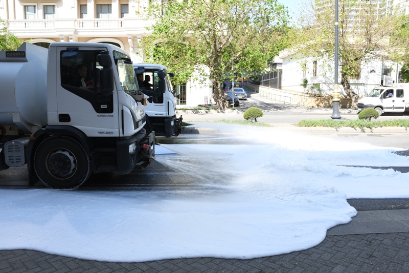 Paytaxtda növbəti genişmiqyaslı təmizlik işləri aparılıb (FOTO)