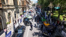 AAF “Sürətin evolyusiyası”nda klassik avtomobilləri təqdim edib (FOTO)