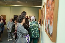 Heydər Əliyev Mərkəzində braziliyalı rəssam Luiz de Souzanın sərgisinin açılışı olub (FOTO/VİDEO)