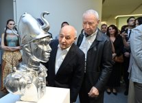 Heydər Əliyev Mərkəzində braziliyalı rəssam Luiz de Souzanın sərgisinin açılışı olub (FOTO/VİDEO)
