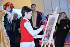 Heydər Əliyev Mərkəzində braziliyalı rəssam Luiz de Souzanın sərgisinin açılışı olub (FOTO/VİDEO)