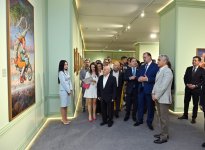 Heydər Əliyev Mərkəzində braziliyalı rəssam Luiz de Souzanın sərgisinin açılışı olub (FOTO/VİDEO)
