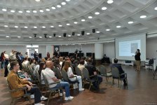 ABŞ səfirliyi Bakıda təhsil sərgisi keçirib (FOTO)