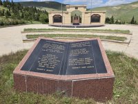 TÜRKSOY-un baş katibi Şamaxıda yerləşən "Türk Şəhidliyi" abidəsini ziyarət edib (FOTO)