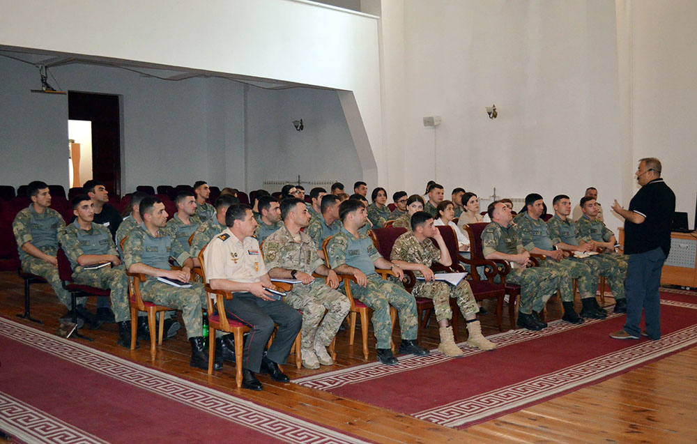 Azərbaycan ordusunda psixoloqlarla təlim keçirilib (FOTO)