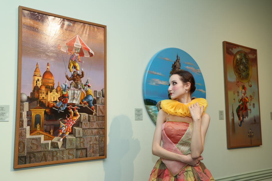 Heydər Əliyev Mərkəzində braziliyalı rəssam Luiz de Souzanın sərgisinin açılışı olub (FOTO/VİDEO)
